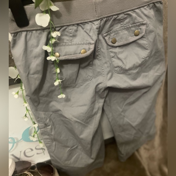 ‼️3/$33‼️ ⭐️🌹OLD NAVY KHAKI SHORTS🌹⭐️ - Picture 5 of 8